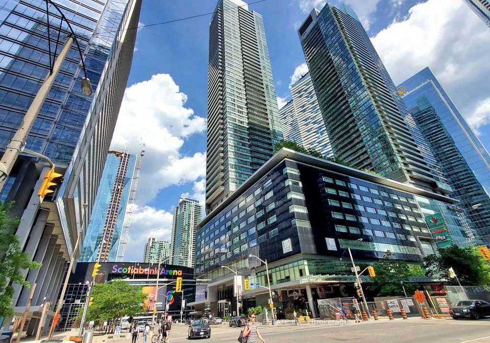 55-bremner-boulevard-toronto-ontario-c12840784