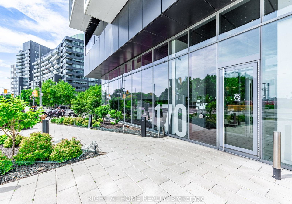 170-bayview-avenue-toronto-ontario-c12841402