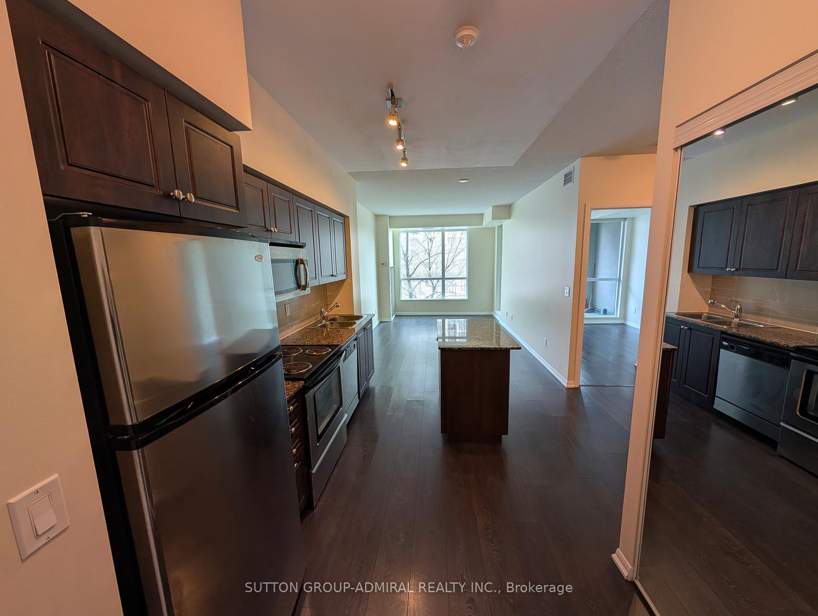 215-fort-york-boulevard-toronto-ontario-c12841678