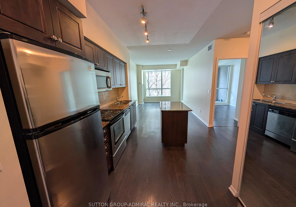 215-fort-york-boulevard-toronto-ontario-c12841678
