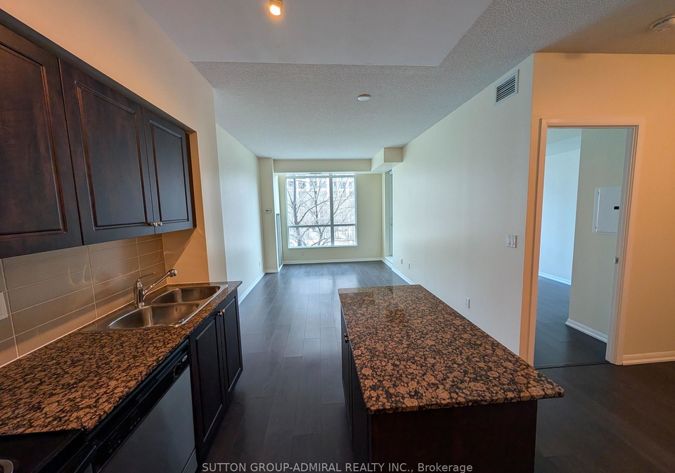 215-fort-york-boulevard-toronto-ontario-c12841678
