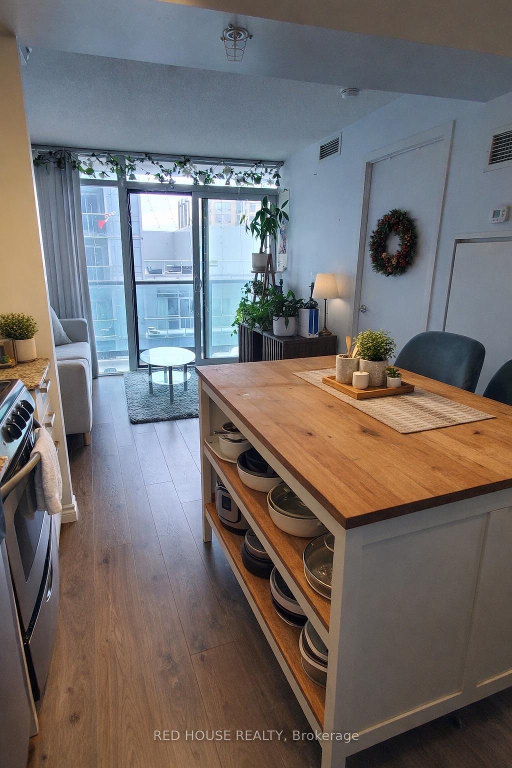 36-lisgar-street-n-toronto-ontario-c12842298