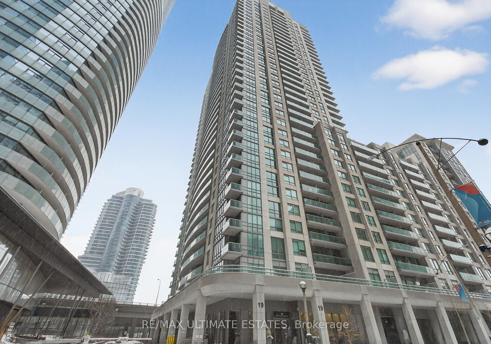 19-grand-trunk-crescent-toronto-ontario-c12842378