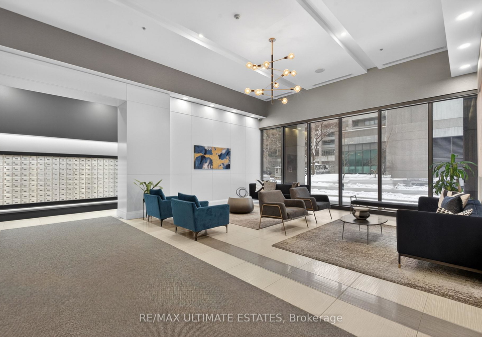19-grand-trunk-crescent-toronto-ontario-c12842378