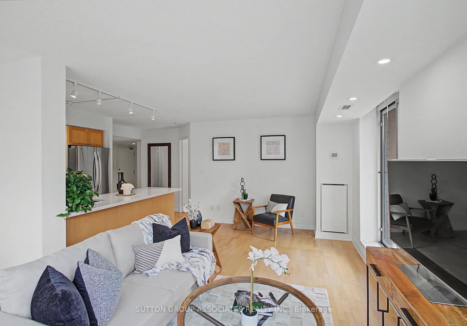 1000-king-street-w-toronto-ontario-c12843026