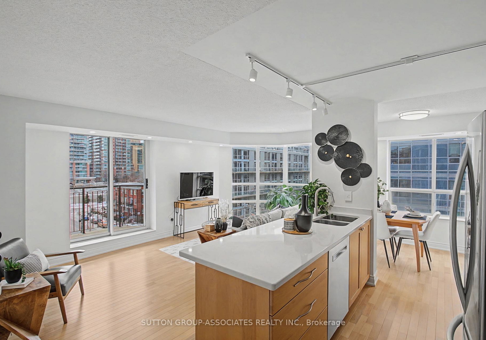 1000-king-street-w-toronto-ontario-c12843026