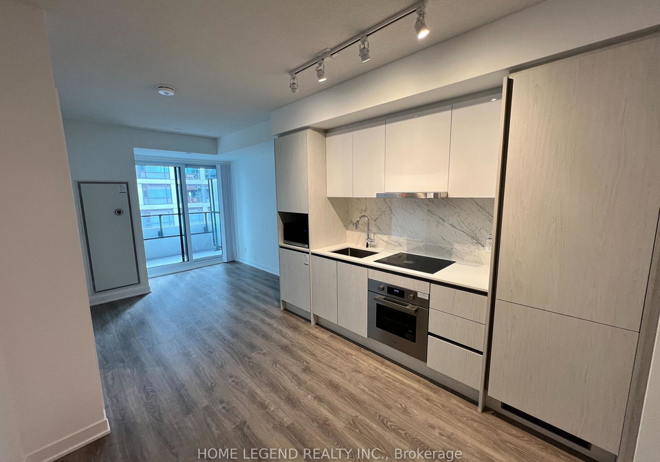 180-front-street-e-toronto-ontario-c12843074