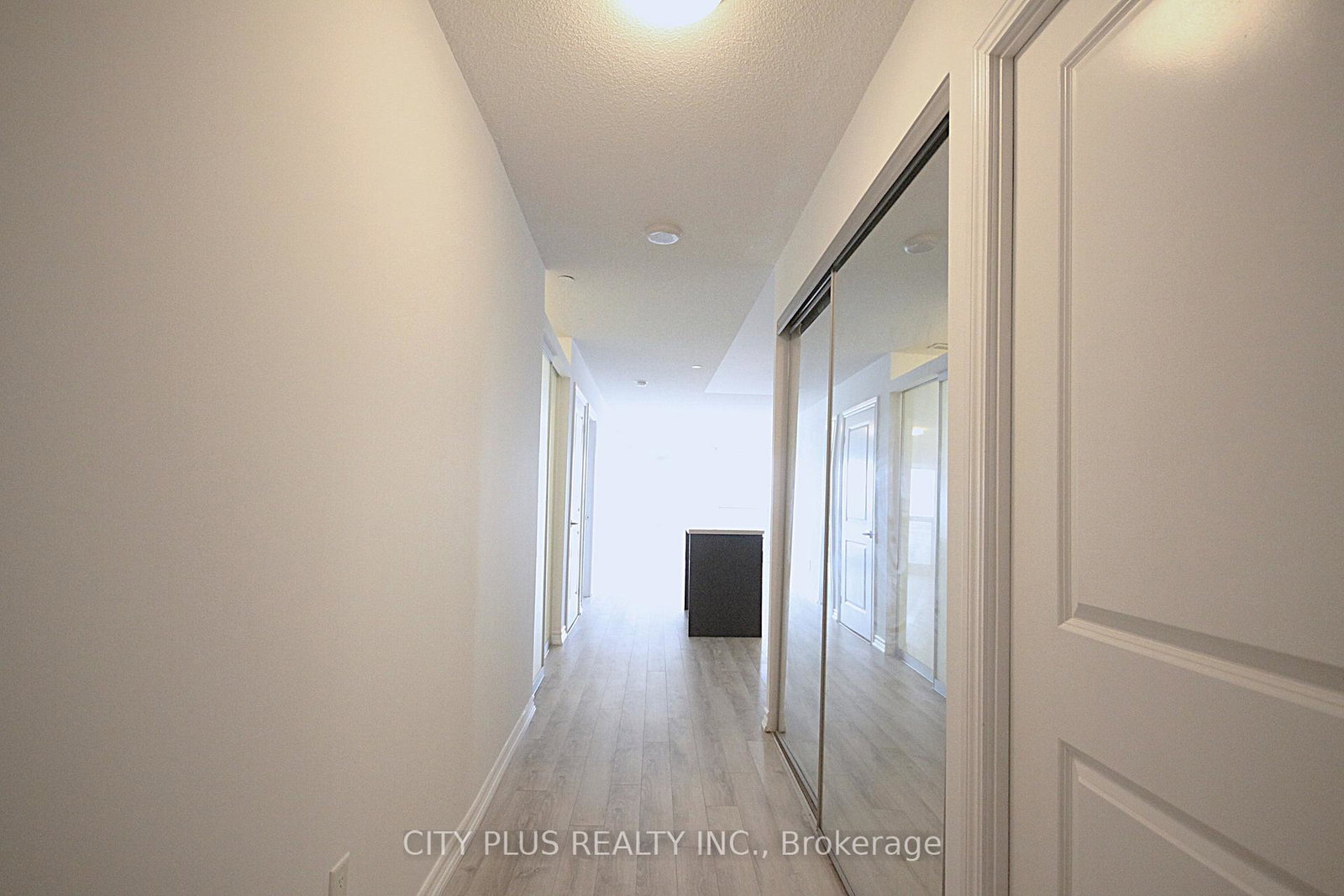 386-yonge-street-toronto-ontario-c12844334