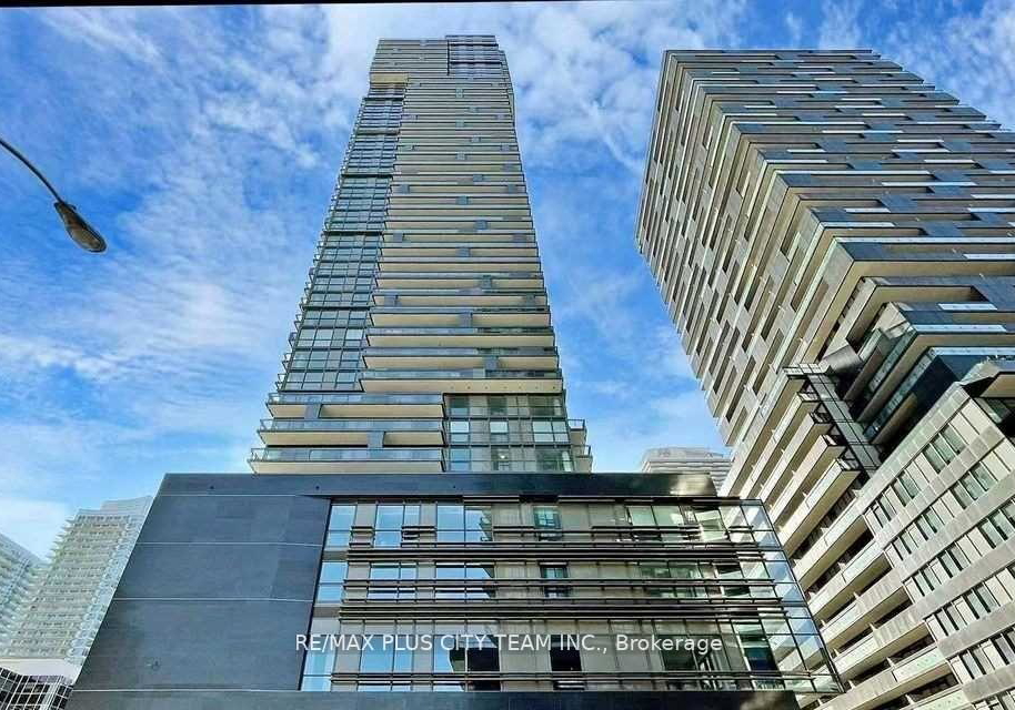 39-roehampton-avenue-toronto-ontario-c12844356