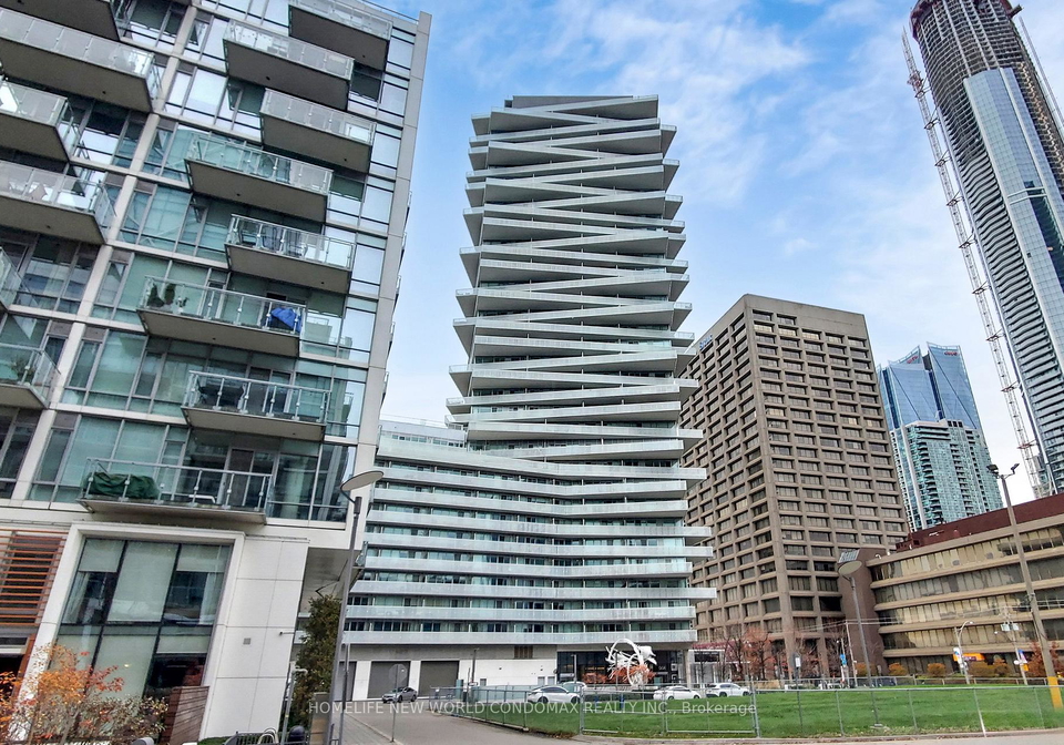 15-queens-quay-e-toronto-ontario-c12844442