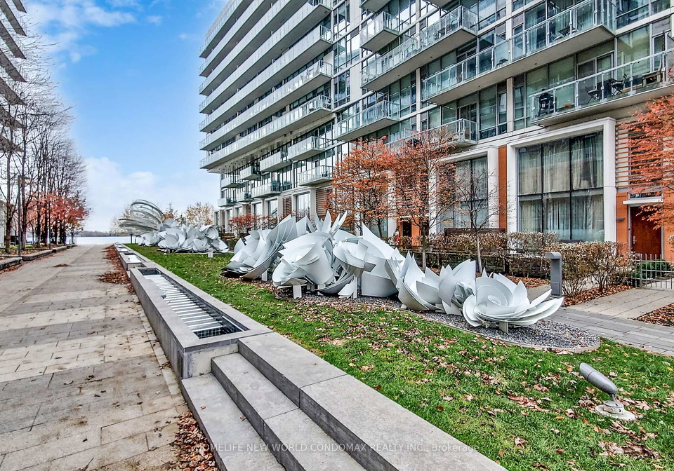 15-queens-quay-e-toronto-ontario-c12844442