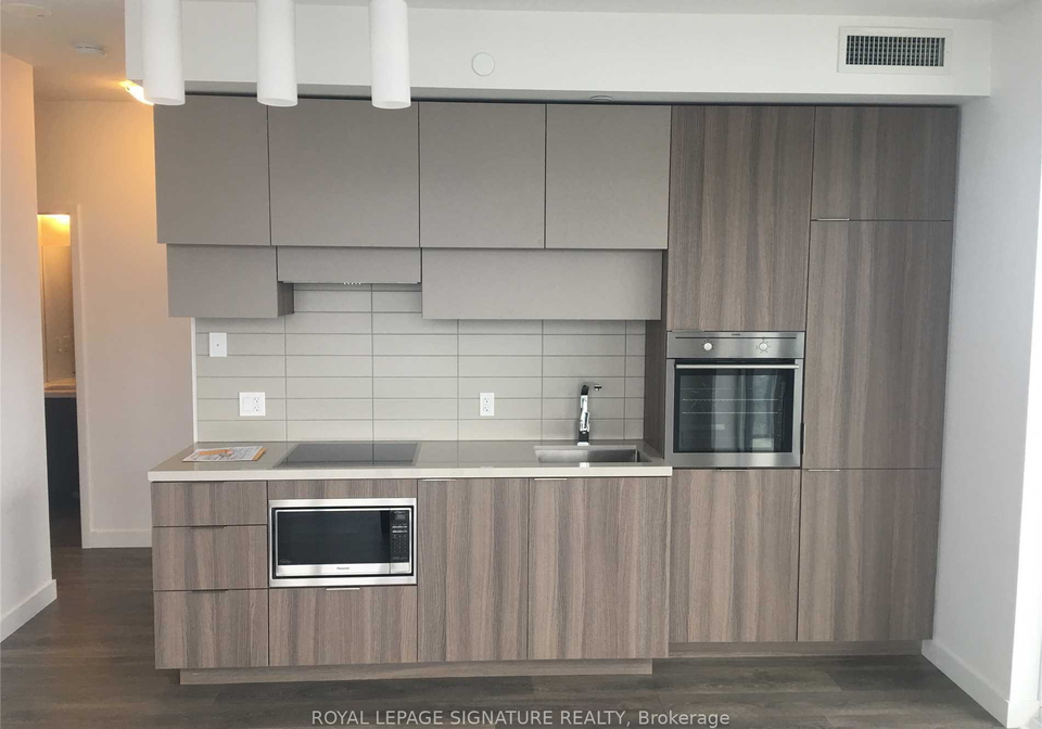 8-eglinton-avenue-e-toronto-ontario-c12844994