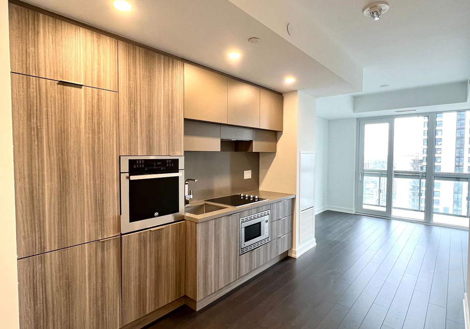 39-roehampton-avenue-toronto-ontario-c12845118