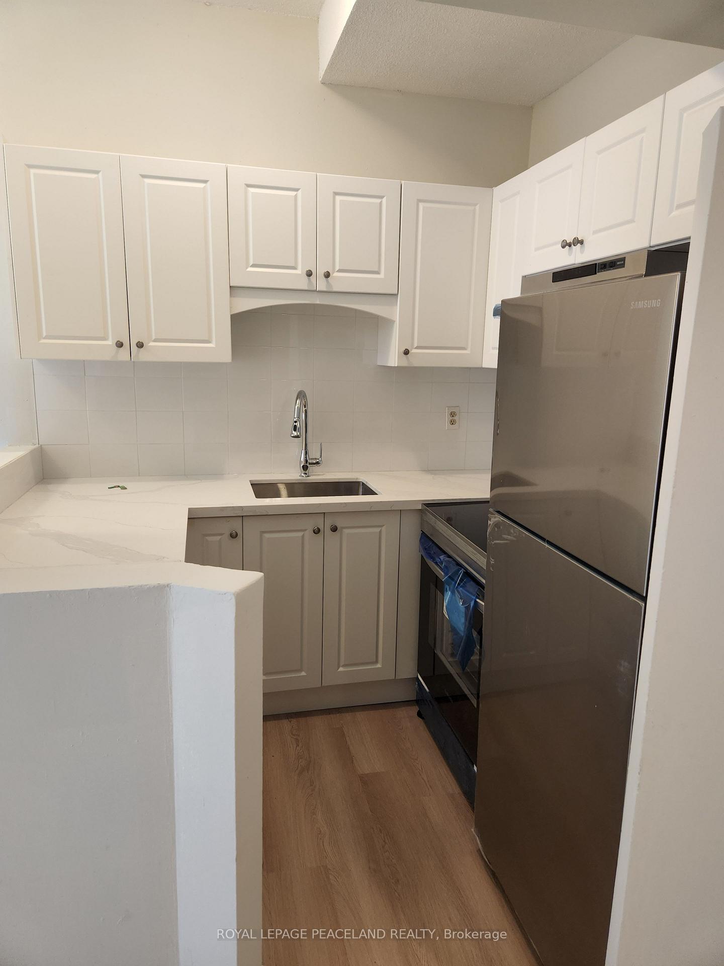 556-spadina-crescent-toronto-ontario-c12845362