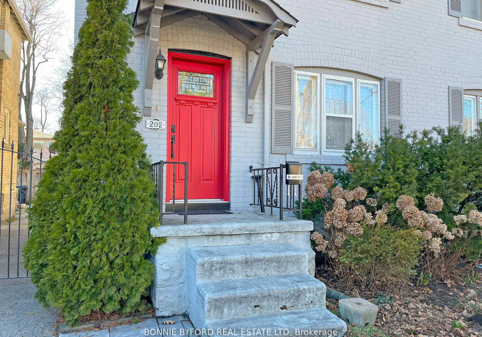 202-airdrie-road-east-york-ontario-c12845414