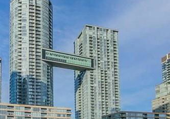 15-iceboat-terrace-toronto-ontario-c12845542