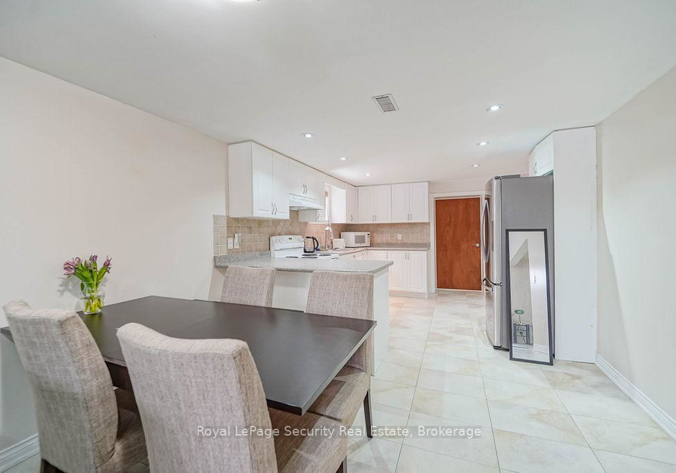 1-norcross-road-toronto-ontario-c12845602
