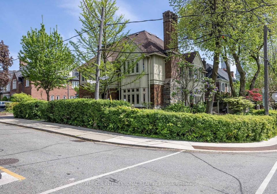 131-highbourne-road-toronto-ontario-c12845730