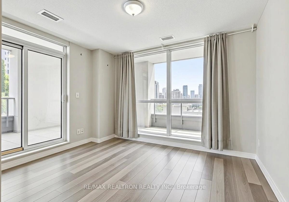 2015-sheppard-avenue-e-north-york-ontario-c12845754