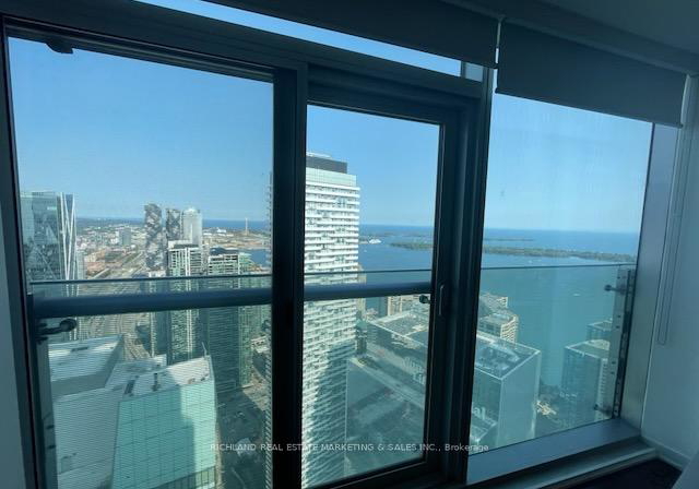 14-york-street-toronto-ontario-c12846136
