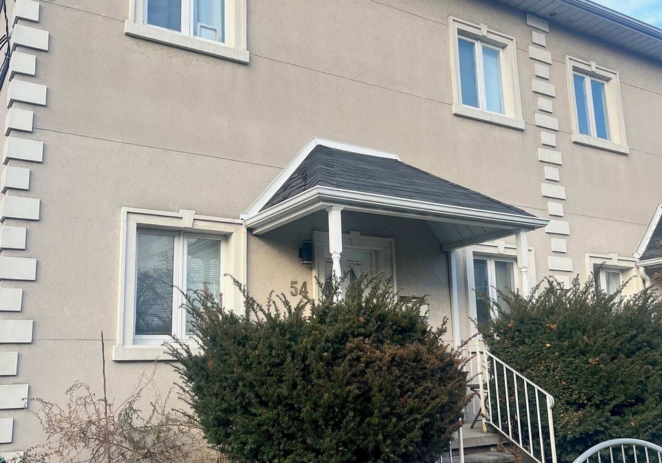 54-wyndham-street-toronto-ontario-c12846372