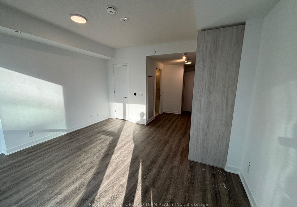 180-front-street-e-toronto-ontario-c12846592