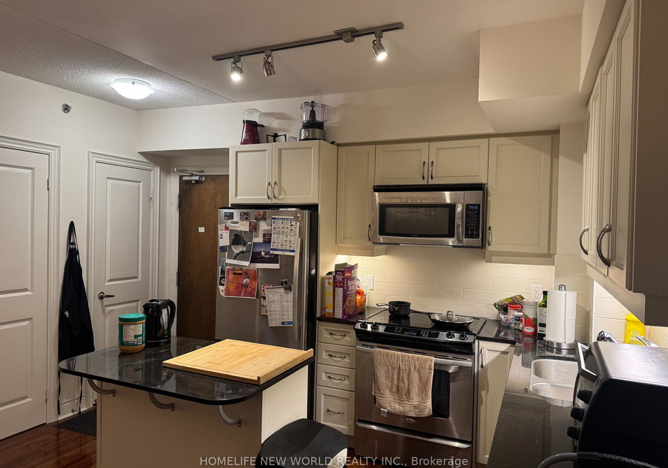 701-sheppard-avenue-w-toronto-ontario-c12846656