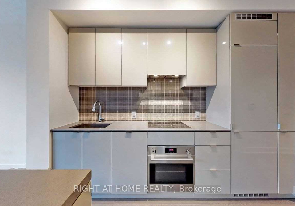 7-grenville-street-toronto-ontario-c12846714