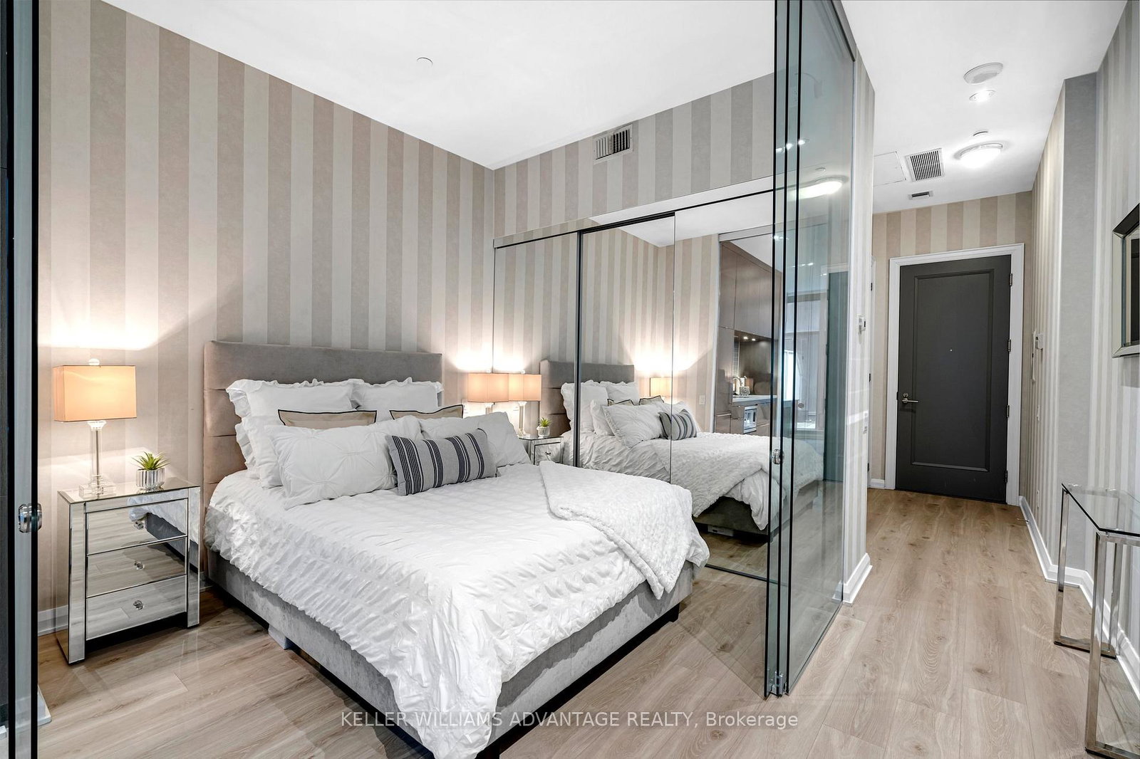 155-yorkville-avenue-toronto-ontario-c12846980