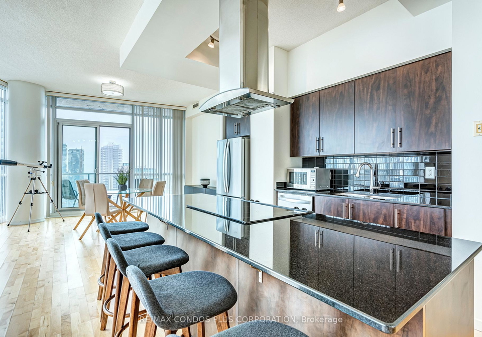 65-bremner-boulevard-toronto-ontario-c12847052