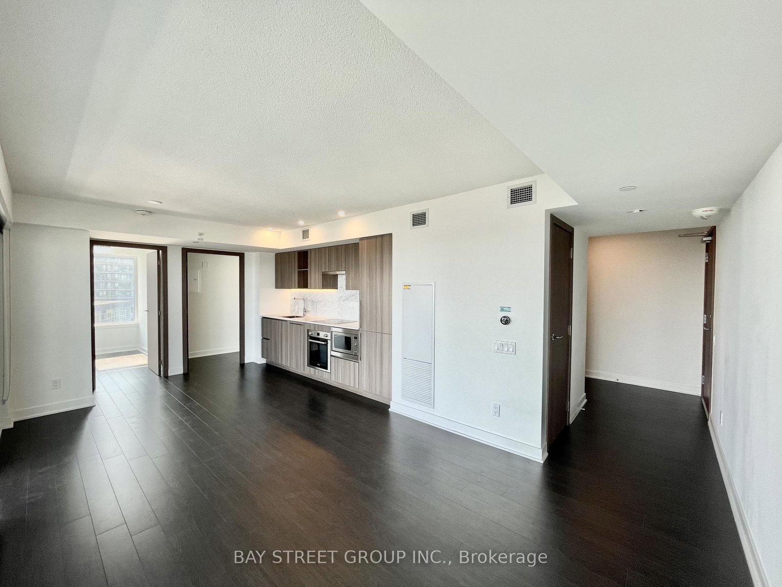 19-bathurst-street-w-toronto-ontario-c12847224