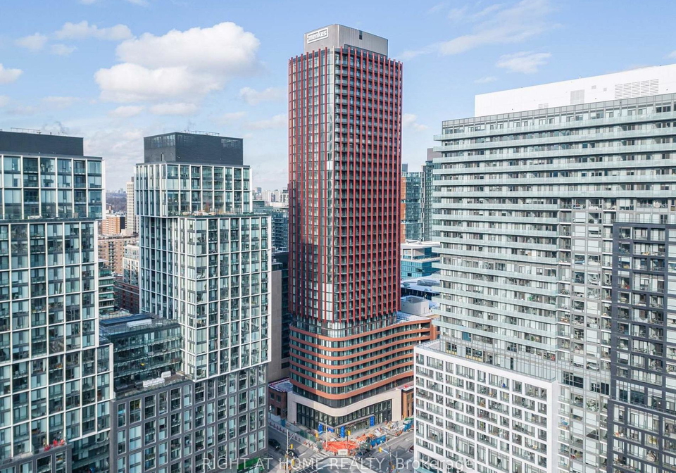 180-front-street-e-toronto-ontario-c12847966