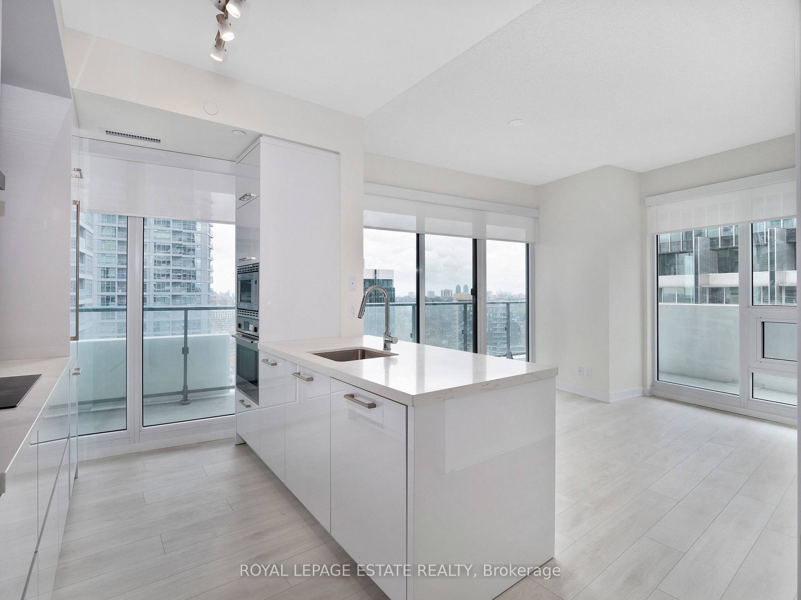 2221-yonge-street-toronto-ontario-c12848190