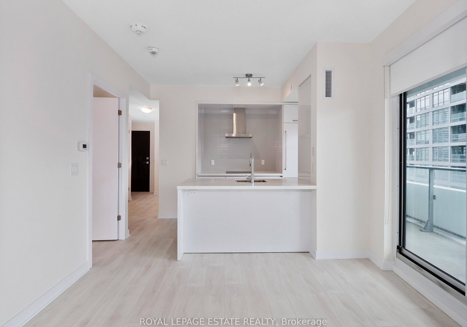2221-yonge-street-toronto-ontario-c12848190