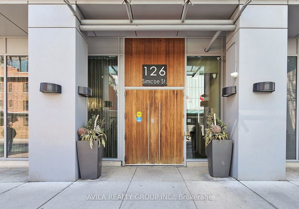 126-simcoe-street-toronto-ontario-c12848514