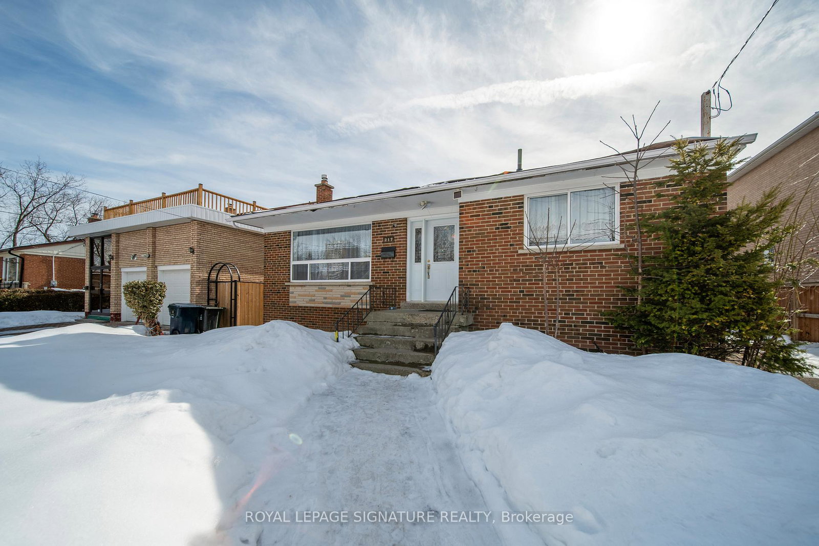 217-moore-park-avenue-toronto-ontario-c12849054