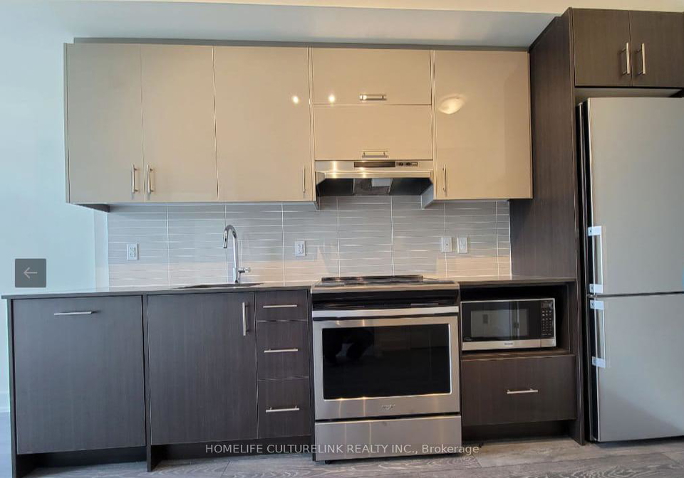 180-fairview-mall-drive-north-york-ontario-c12849198