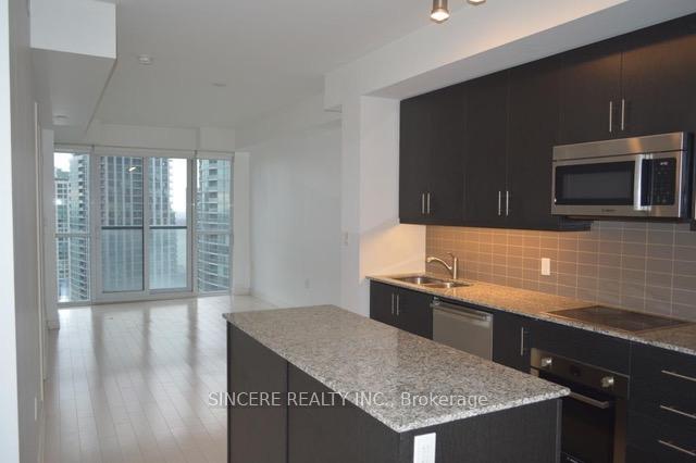 1-the-esplanade-toronto-ontario-c12849246