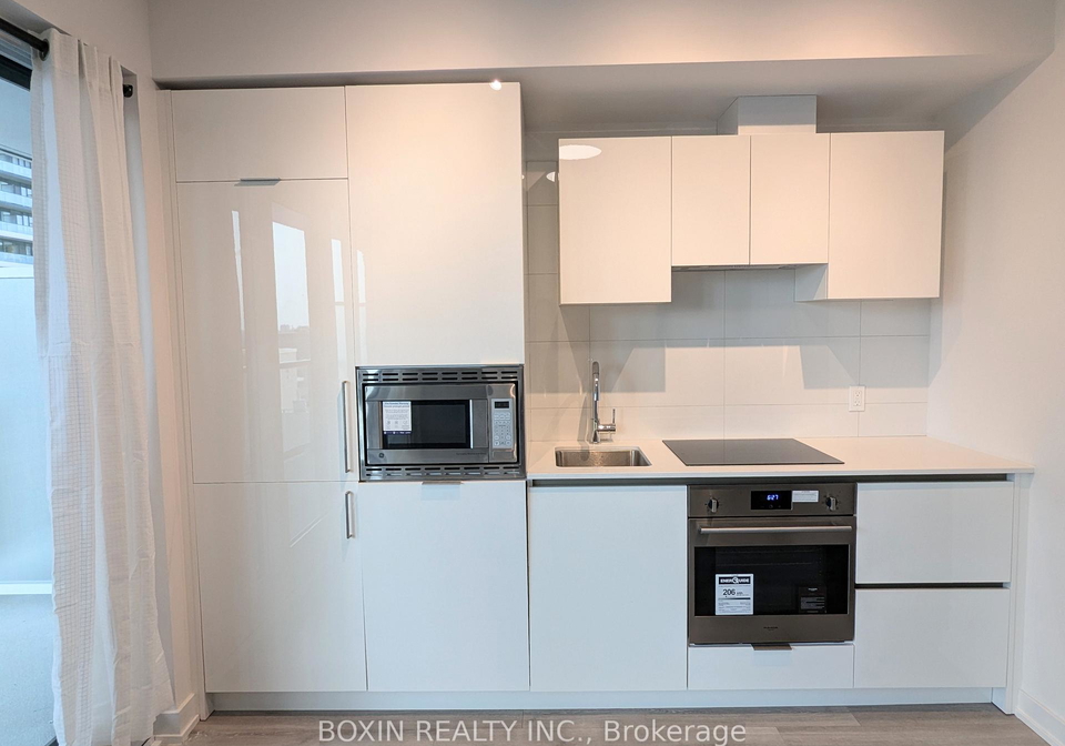 230-simcoe-street-toronto-ontario-c12849428