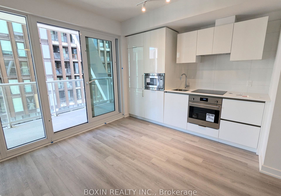 230-simcoe-street-toronto-ontario-c12849428