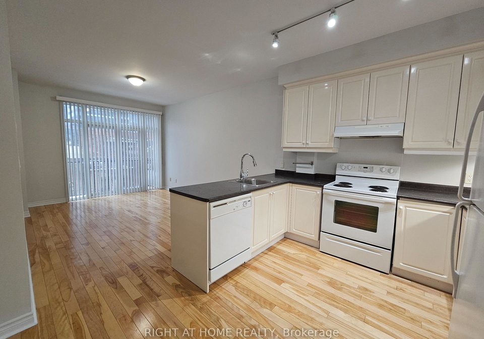 648a-yonge-street-toronto-ontario-c12850034