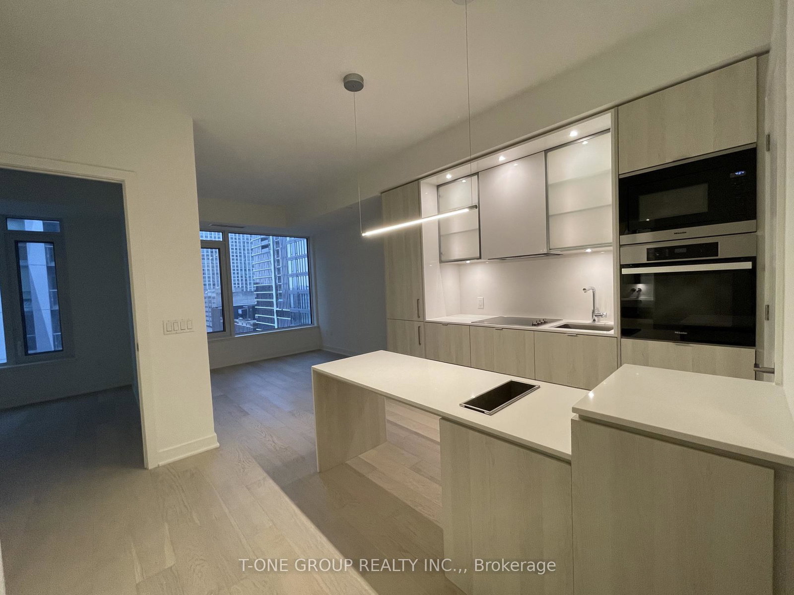 11-yorkville-avenue-toronto-ontario-c12850368