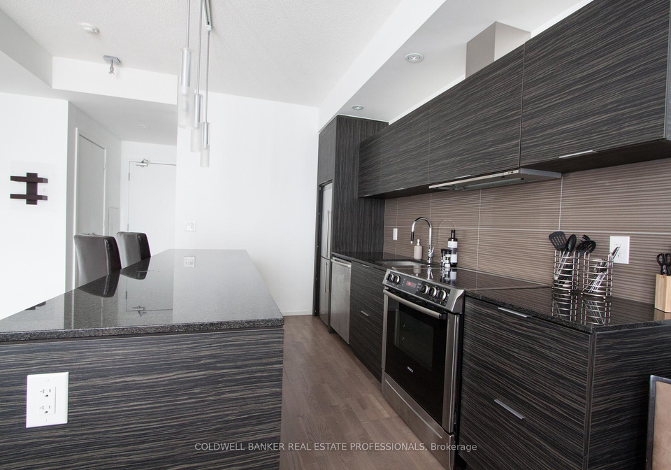 8-charlotte-street-toronto-ontario-c12850566