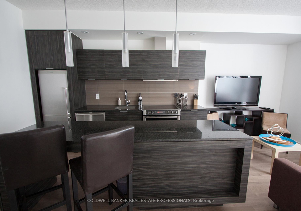 8-charlotte-street-toronto-ontario-c12850566