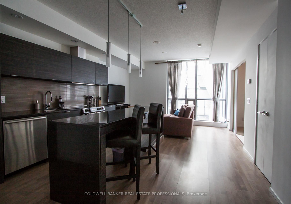 8-charlotte-street-toronto-ontario-c12850566