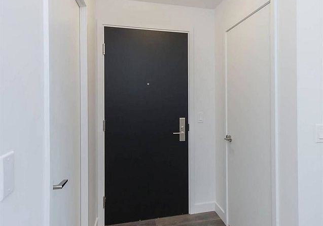 8-eglinton-avenue-e-toronto-ontario-c12850652