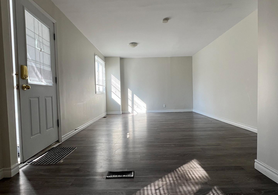 24-eldora-avenue-toronto-ontario-c12850780