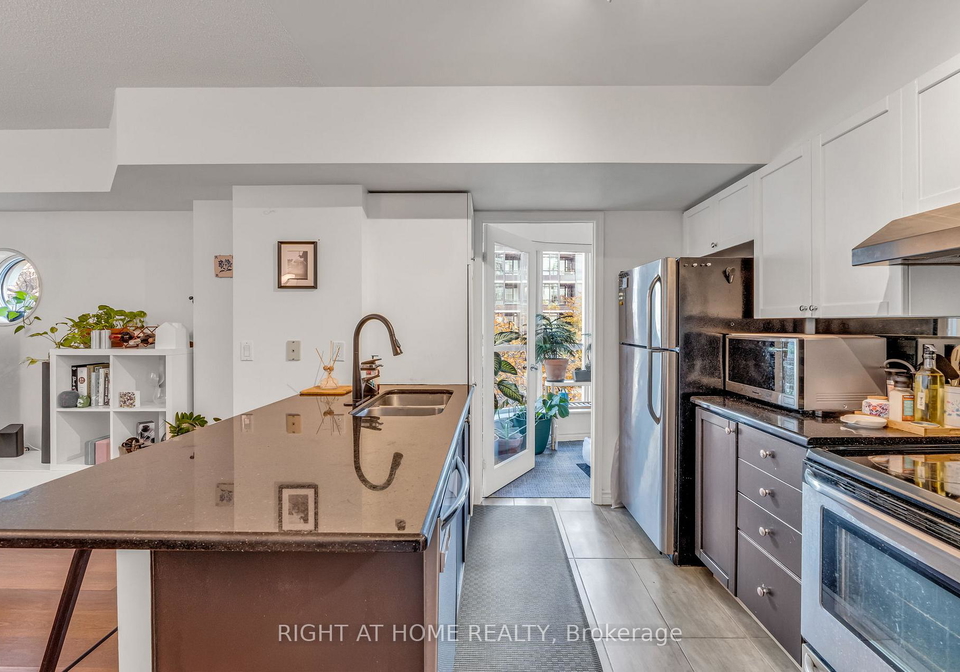 600-queens-quay-w-toronto-ontario-c12850910