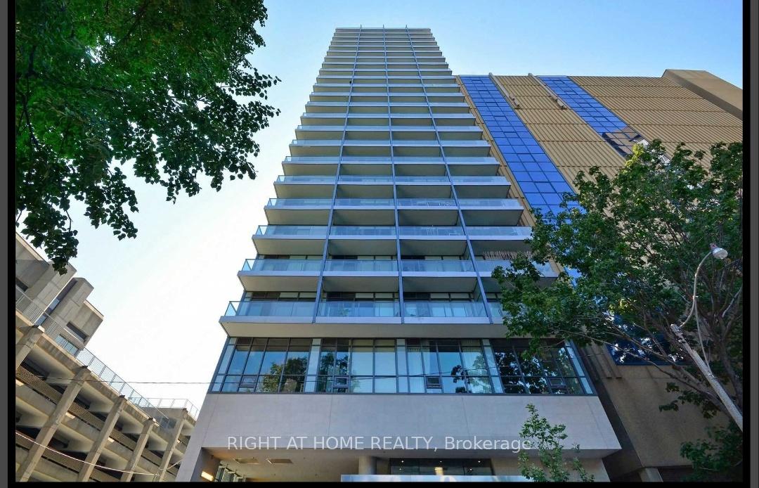 210-simcoe-street-toronto-ontario-c12851396