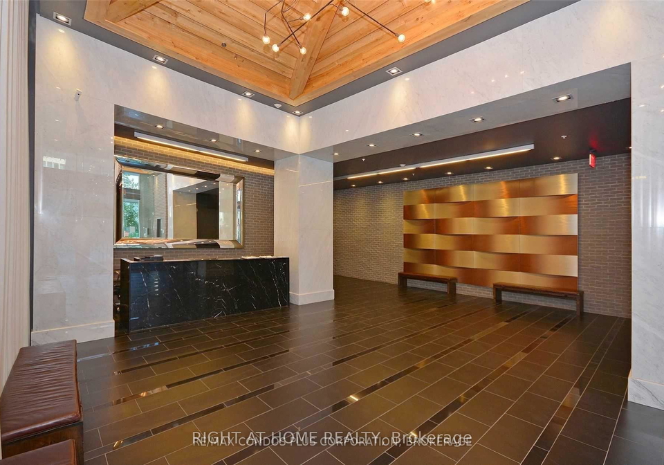 210-simcoe-street-toronto-ontario-c12851396